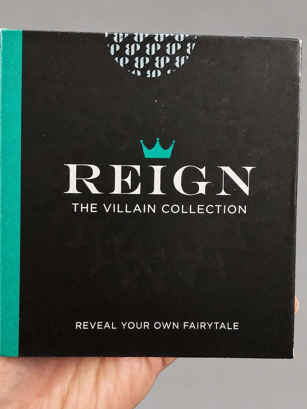 Reign The Villain Collection Earring Set Size 7.5